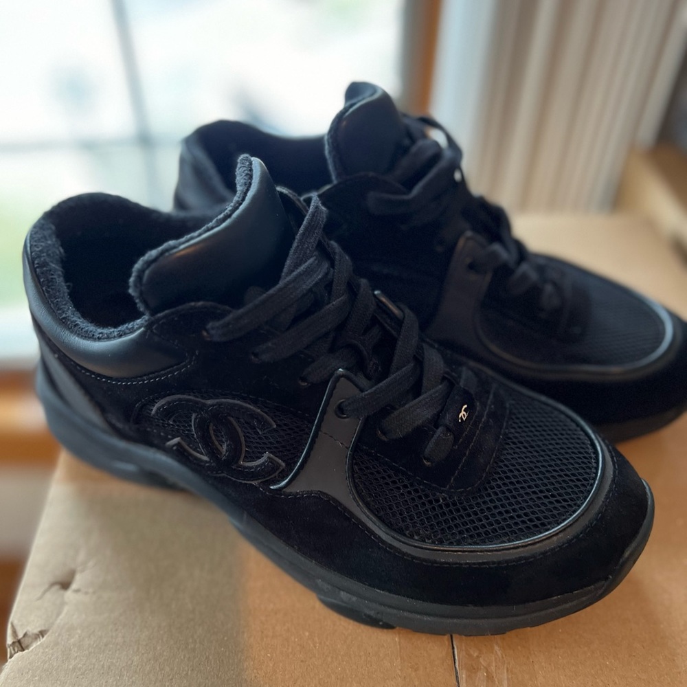 CHANEL Black Interlocking Logo Sneaker